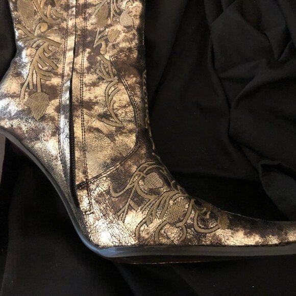 Vintage Style Gold Knee Length Leather Dress Boot - Picture 9 of 16